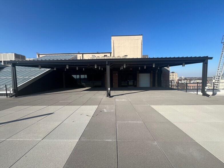 1200 N St, Lincoln, NE à louer - Photo du bâtiment - Image 3 de 18