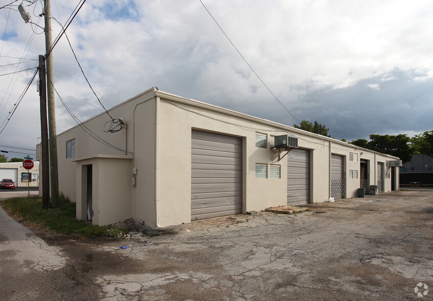 872-892 NE 42nd St, Fort Lauderdale, FL for sale - Building Photo - Image 3 of 3