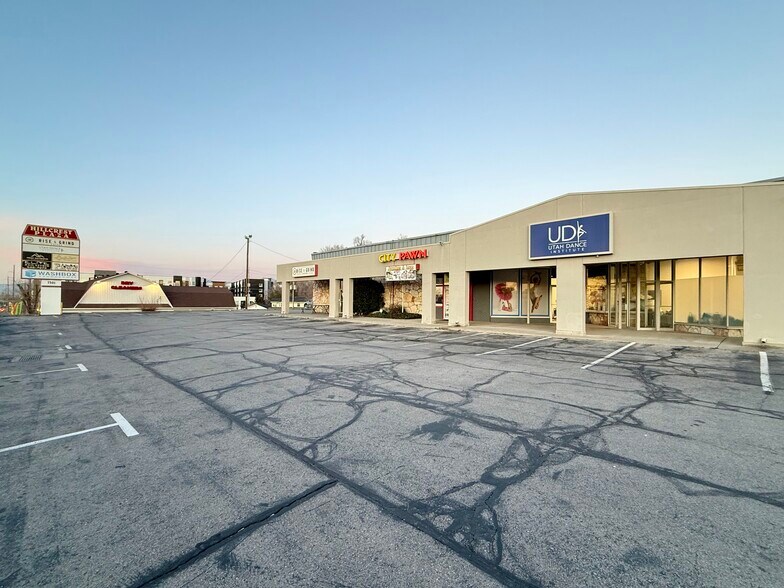 7301 S 900 E, Midvale, UT à louer - Photo du bâtiment - Image 2 de 14