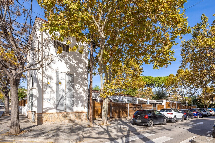 Commerce de détail dans Castelldefels, Barcelona à vendre - Photo du bâtiment - Image 3 de 8