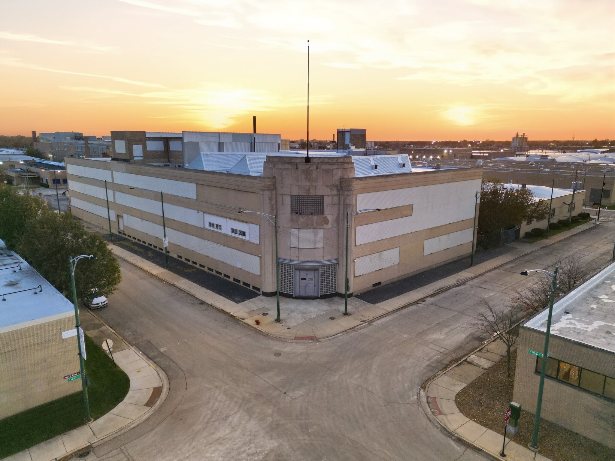 4500 S Tripp Ave, Chicago, IL for sale Primary Photo- Image 1 of 8