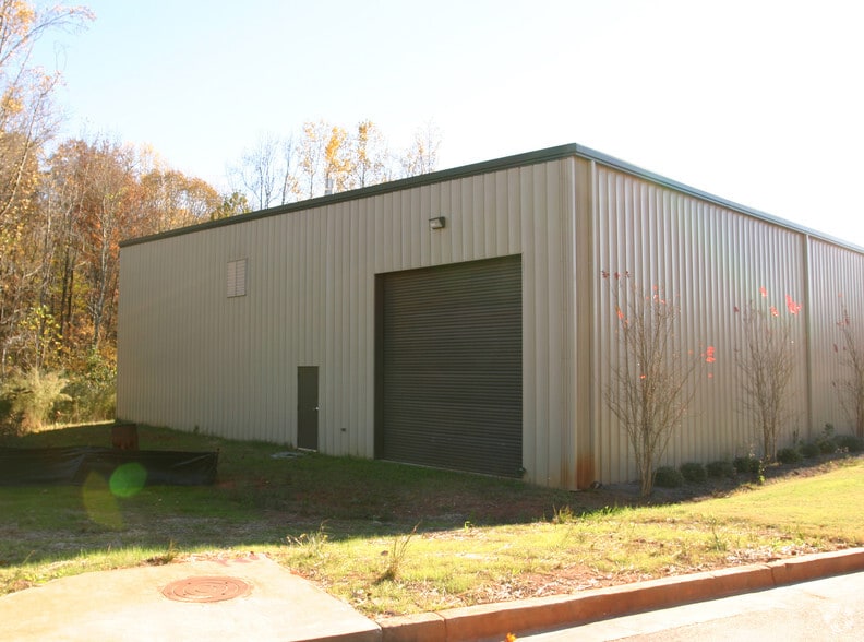 4485 N Industrial Dr, Cumming, GA for lease - Building Photo - Image 3 of 57