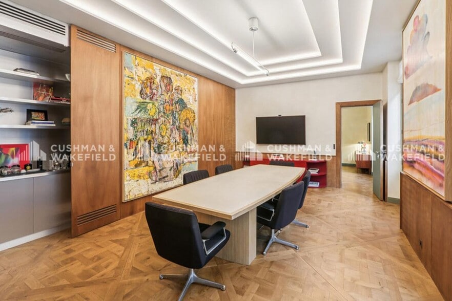 32 Bis Rue De Lubeck, Paris for lease - Interior Photo - Image 3 of 16