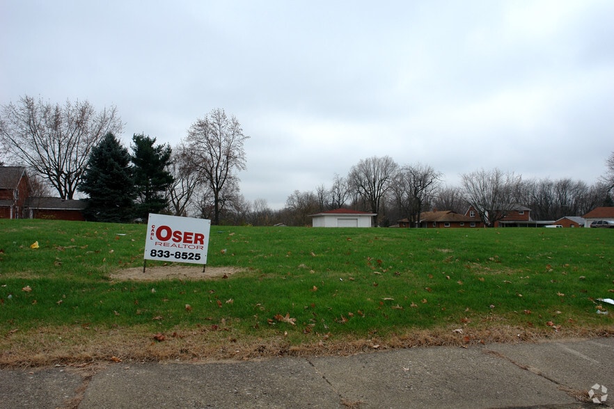 Lincoln Way E, Massillon, OH for lease - Primary Photo - Image 1 of 3