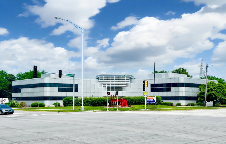 1700 W Central Rd, Arlington Heights, IL à louer - Photo du bâtiment - Image 1 de 12
