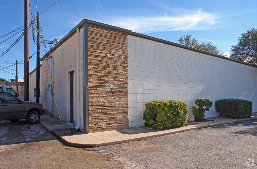 3900 N 1st St, Abilene, TX à louer - Photo du bâtiment - Image 2 de 3