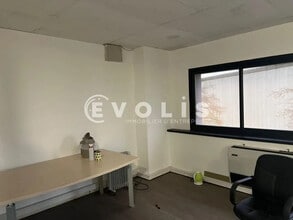 Flex in Chassieu for lease Interior Photo- Image 2 of 5