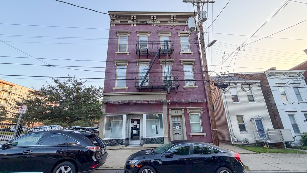 24 E University Ave, Cincinnati, OH for sale - Building Photo - Image 1 of 64