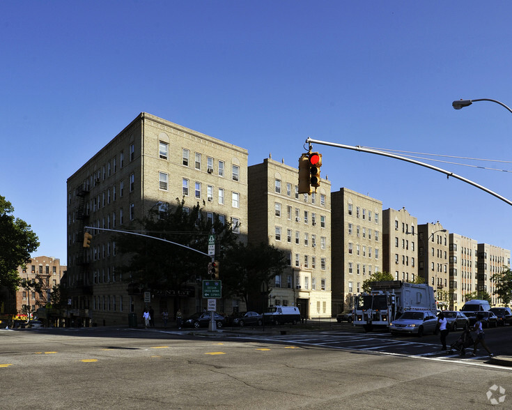 1645 Grand Concourse, Bronx, NY à vendre - Photo principale - Image 1 de 1