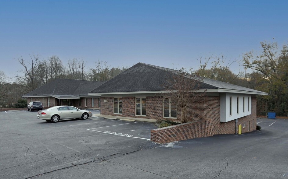 109 Fleetwood Dr, Easley, SC for lease - Building Photo - Image 1 of 13