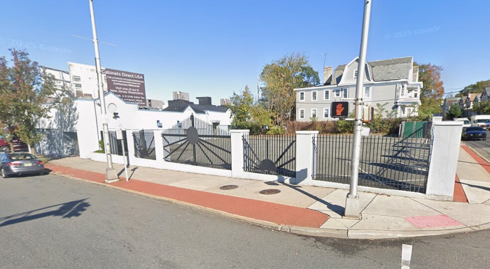 555-557 Main St, Orange, NJ for lease - Building Photo - Image 2 of 4