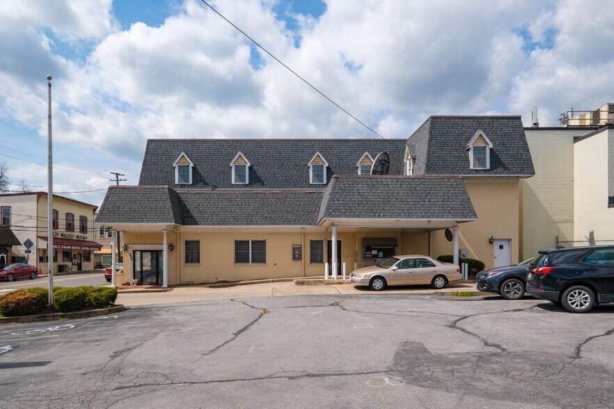 120 S Main St, Edinburg, VA à vendre - Photo du bâtiment - Image 2 de 36