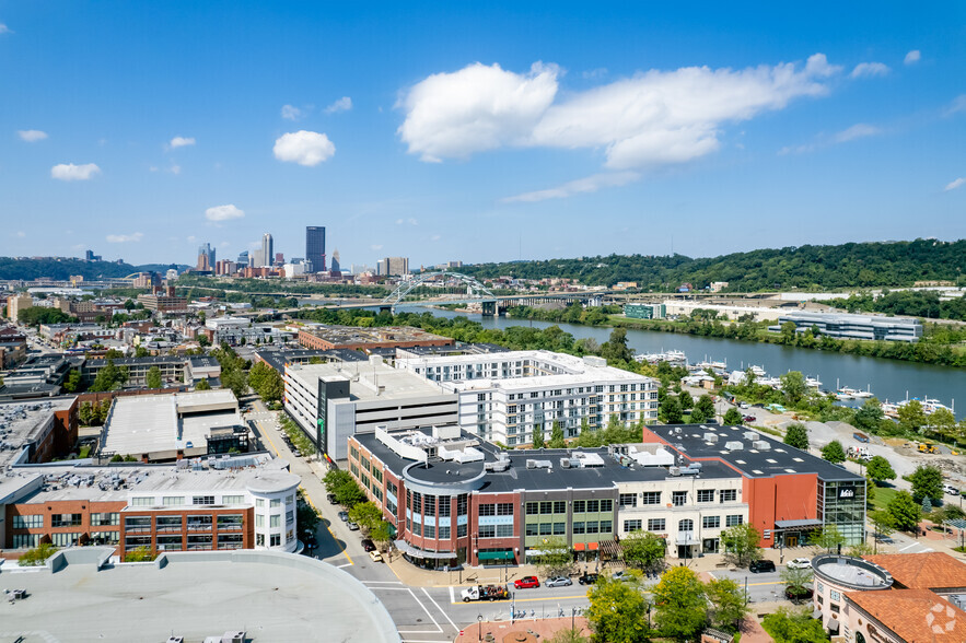 2600 E Carson St, Pittsburgh, PA for lease - Building Photo - Image 2 of 7