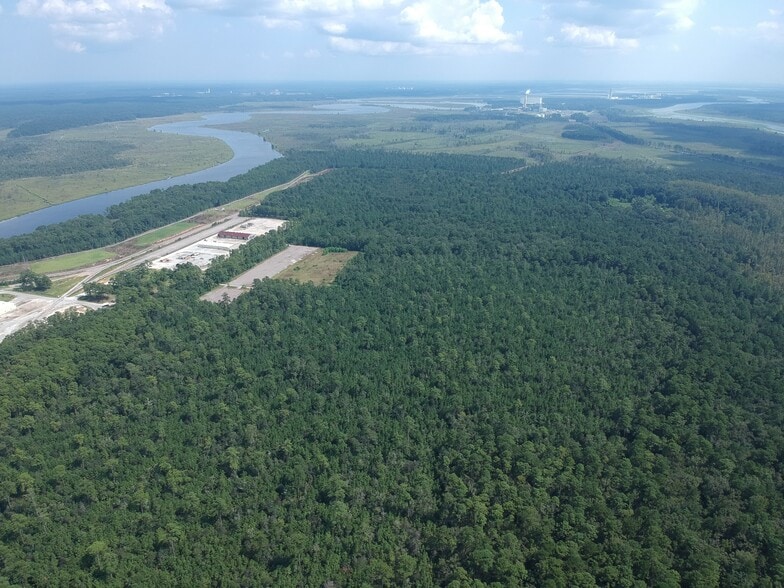 3300 Cypress Gardens Rd, Moncks Corner, SC for sale - Building Photo - Image 2 of 12