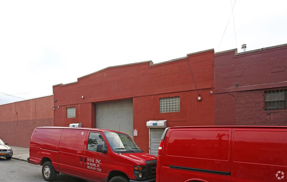 94 Beadel St, Brooklyn, NY à louer - Photo du bâtiment - Image 3 de 6