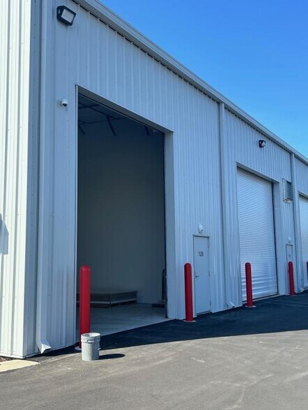 3229 Pennington Dr, Wilmington, NC à louer - Photo du bâtiment - Image 3 de 3