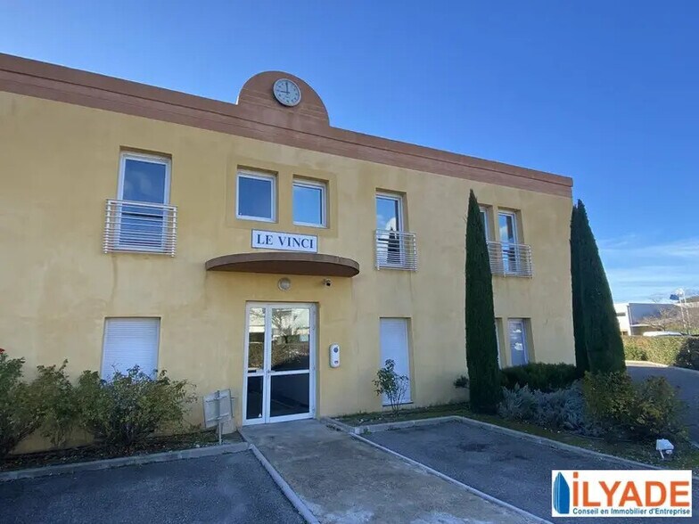 1140 Rue André Ampère, Aix-en-Provence for sale - Building Photo - Image 2 of 11