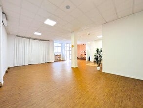 Retail in Amposta, Tarragona for lease Interior Photo- Image 1 of 6