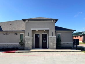 12243 Queenston Blvd, Houston, TX for lease Building Photo- Image 2 of 29