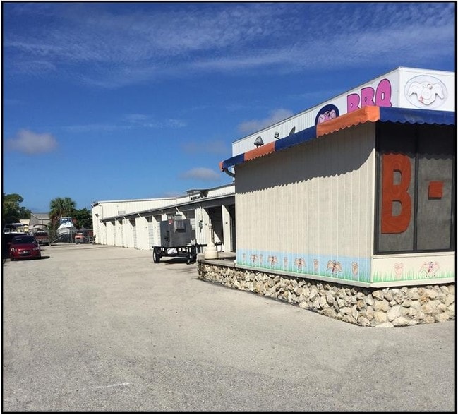 5307 Shirley St, Naples, FL for sale - Building Photo - Image 3 of 13