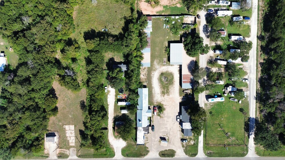 439 FM 2604, Whitney, TX à vendre - Photo du bâtiment - Image 3 de 14