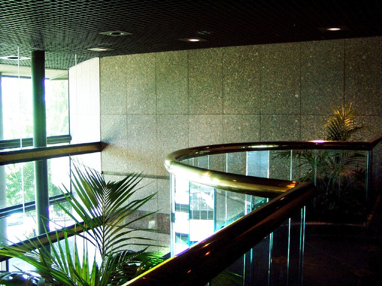 4200 E Skelly Dr, Tulsa, OK à louer - Photo intérieure - Image 3 de 13