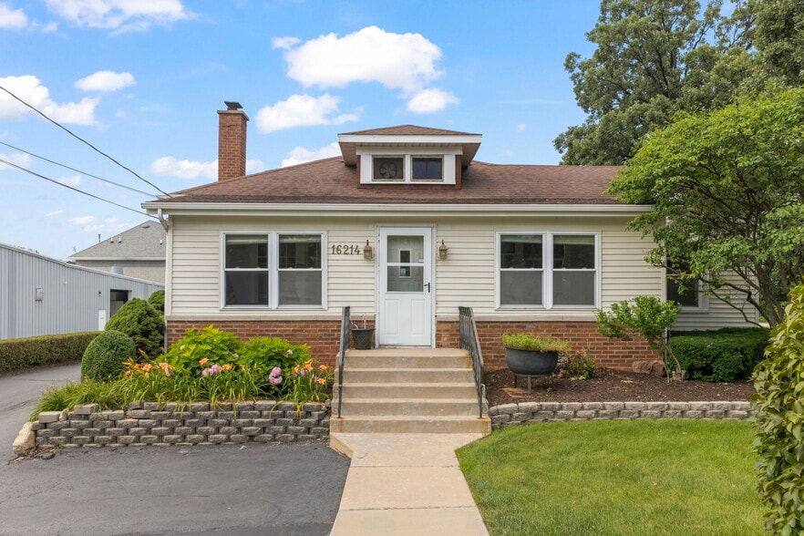 16214 S Lincoln Hwy, Plainfield, IL for sale - Primary Photo - Image 3 of 24