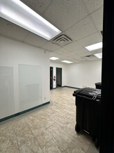 3219-3223 E Tremont Ave, Bronx, NY à louer Photo intérieure- Image 2 de 7