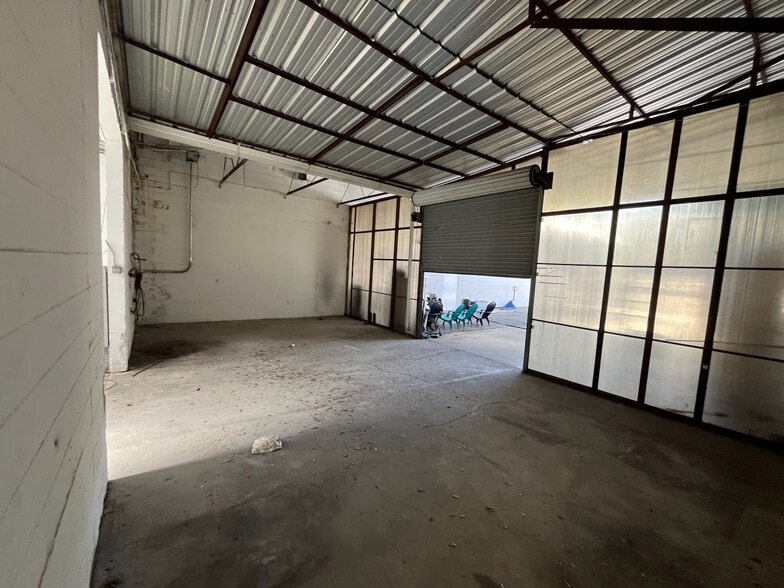 4504 E Hillsborough Ave, Tampa, FL for lease - Building Photo - Image 2 of 9