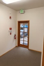 10 NE Creelman Ln, Belfair, WA for lease Interior Photo- Image 2 of 5