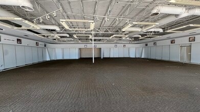 2417 S Stemmons Fwy, Lewisville, TX for lease Interior Photo- Image 2 of 2
