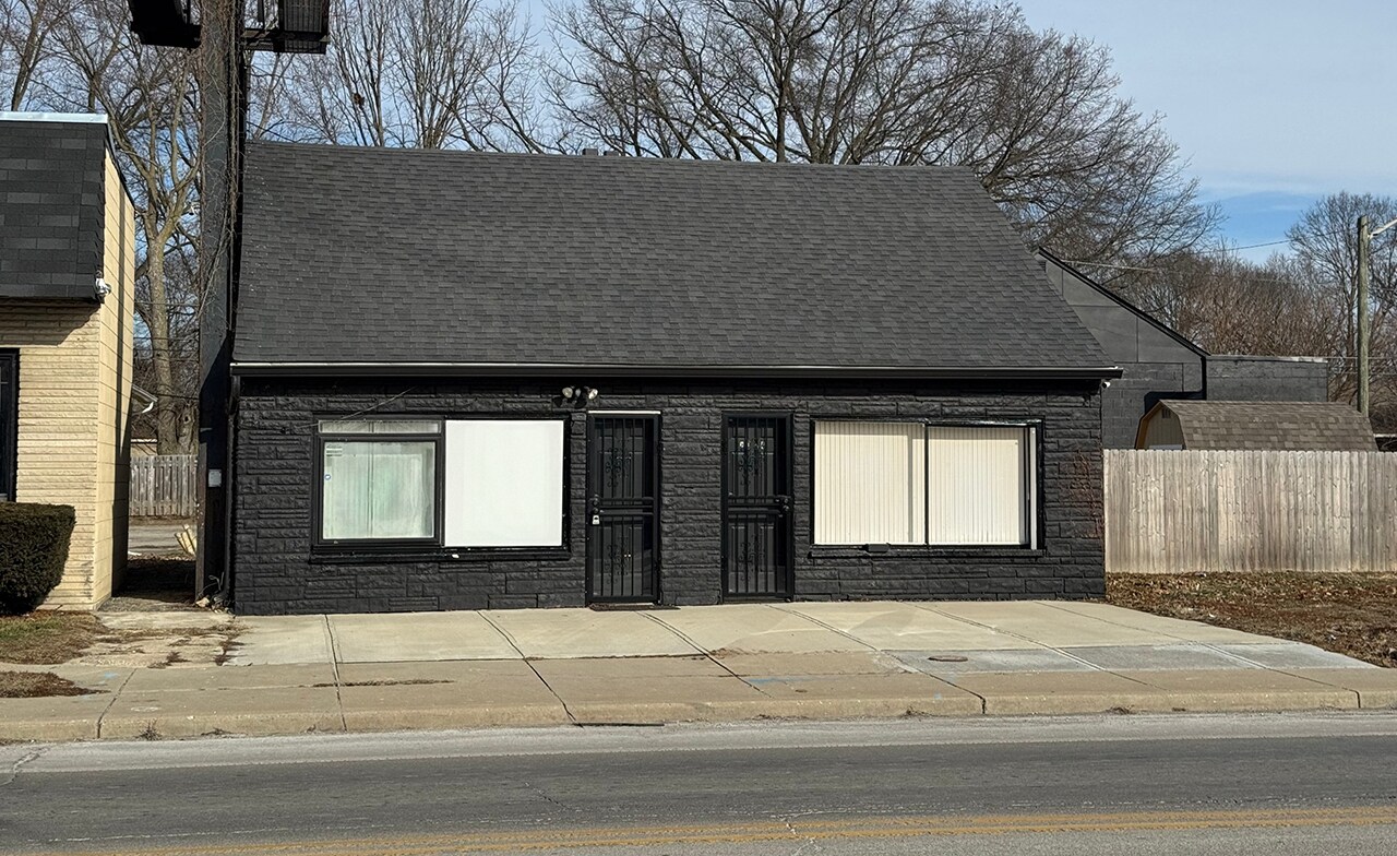 2024 E 46th St, Indianapolis, IN à louer Photo principale- Image 1 de 5