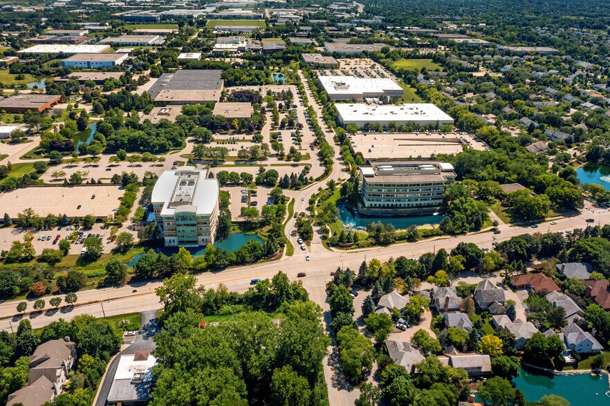 475-485 Half Day Rd, Lincolnshire, IL for lease - Building Photo - Image 2 of 35