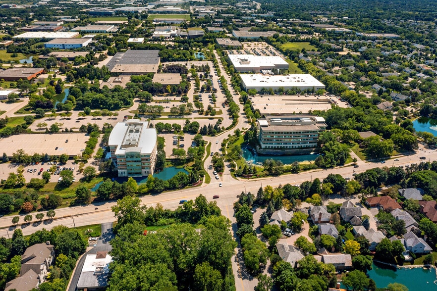 475-485 Half Day Rd, Lincolnshire, IL à louer - Photo du bâtiment - Image 2 de 35