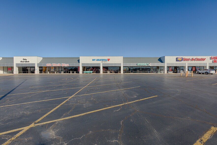 728-732 W New Orleans St, Broken Arrow, OK à louer - Photo du bâtiment - Image 2 de 6