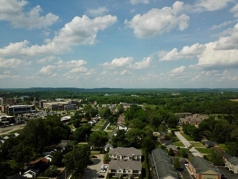 602 Fairdale Ave, Bowling Green, KY à vendre - Photo du bâtiment - Image 2 de 12