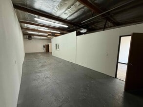 21610 Lassen St, Chatsworth, CA for lease Interior Photo- Image 2 of 4