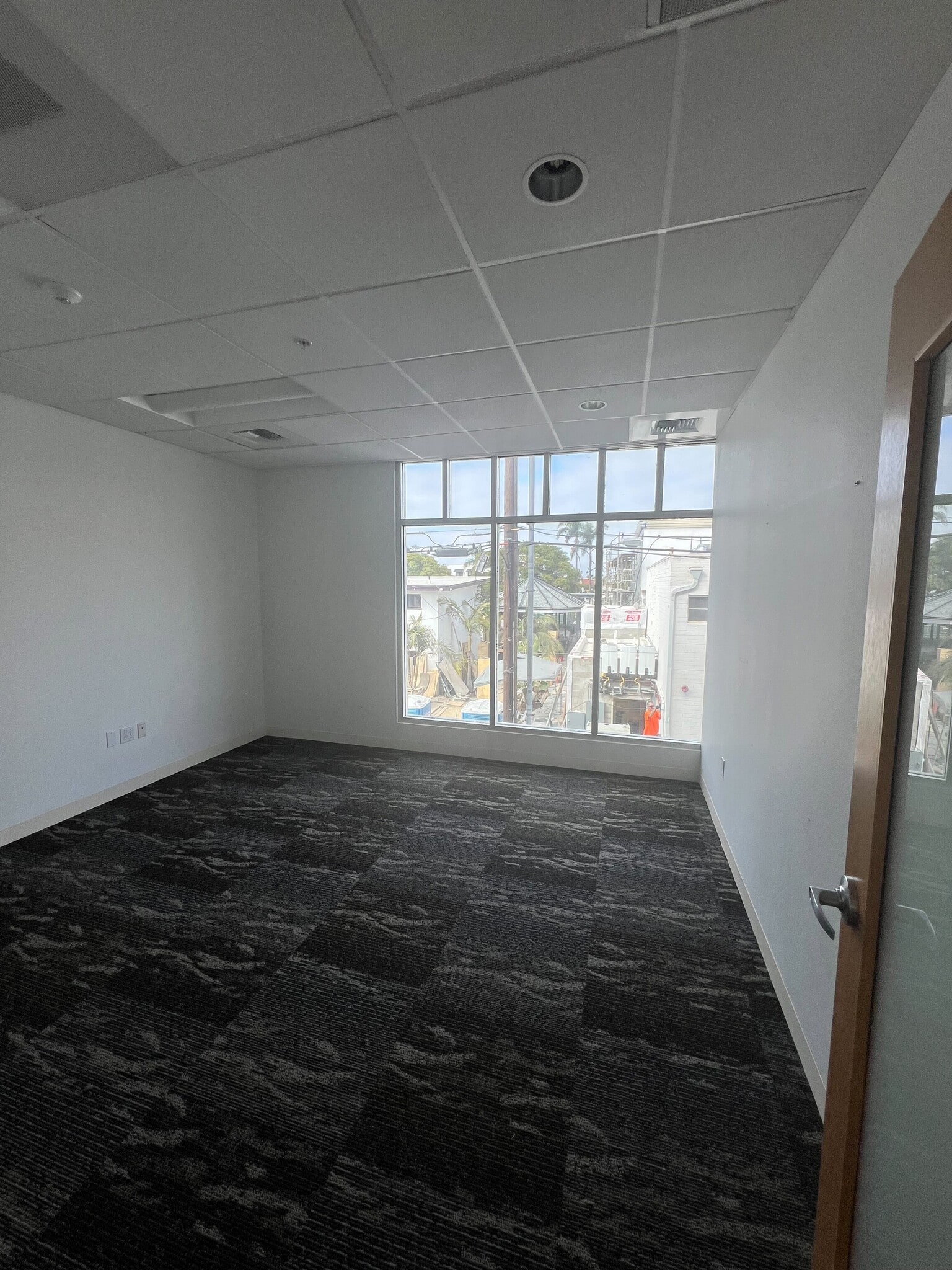 1033 B Ave, Coronado, CA for lease Building Photo- Image 1 of 1