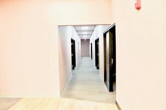 5600 Brainerd Rd, Chattanooga, TN for lease Building Photo- Image 2 of 5