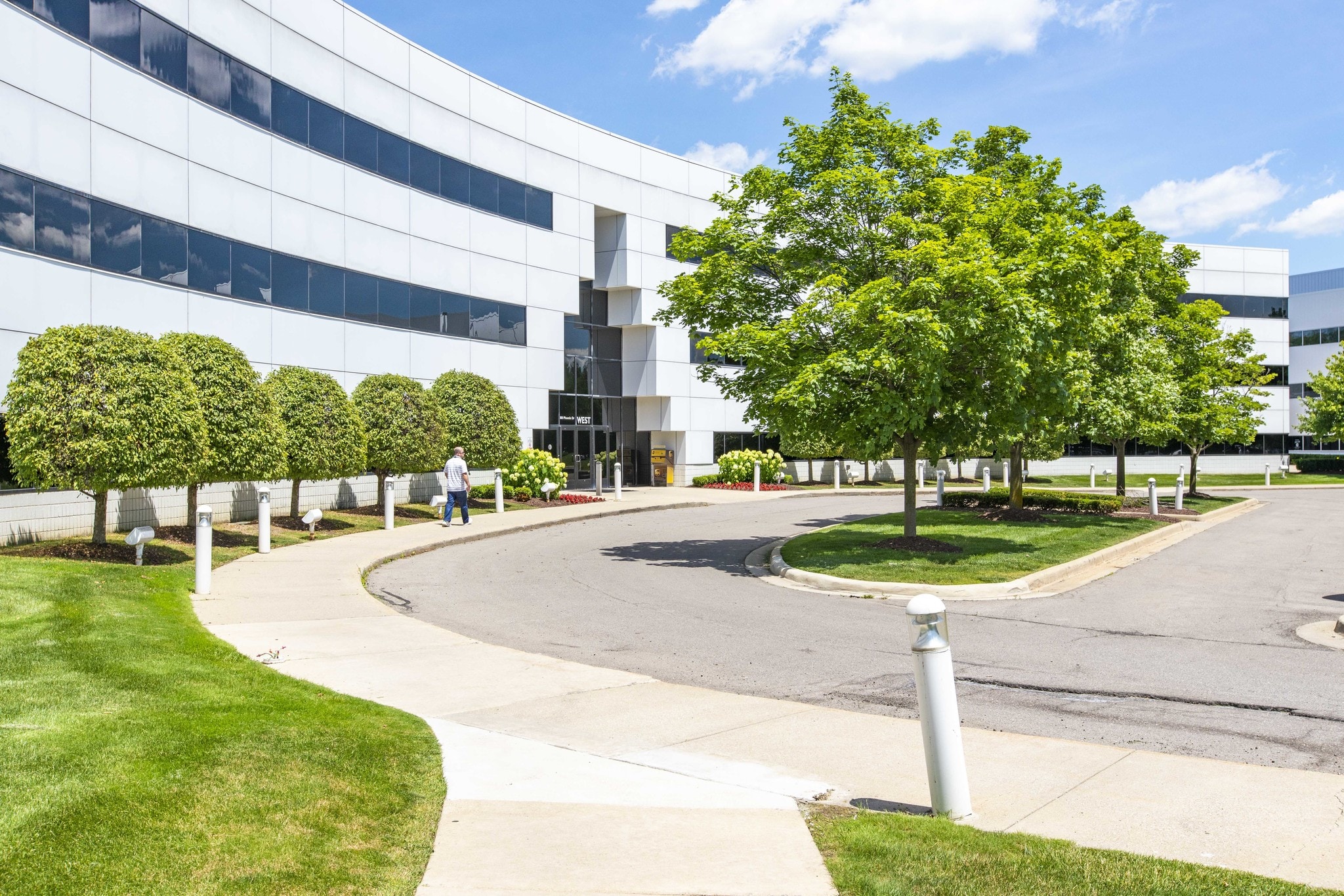 100 Phoenix Dr, Ann Arbor, MI for lease Building Photo- Image 1 of 24