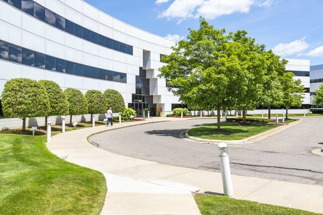 Plus de détails pour 100 Phoenix Dr, Ann Arbor, MI - Bureau, Industriel à louer