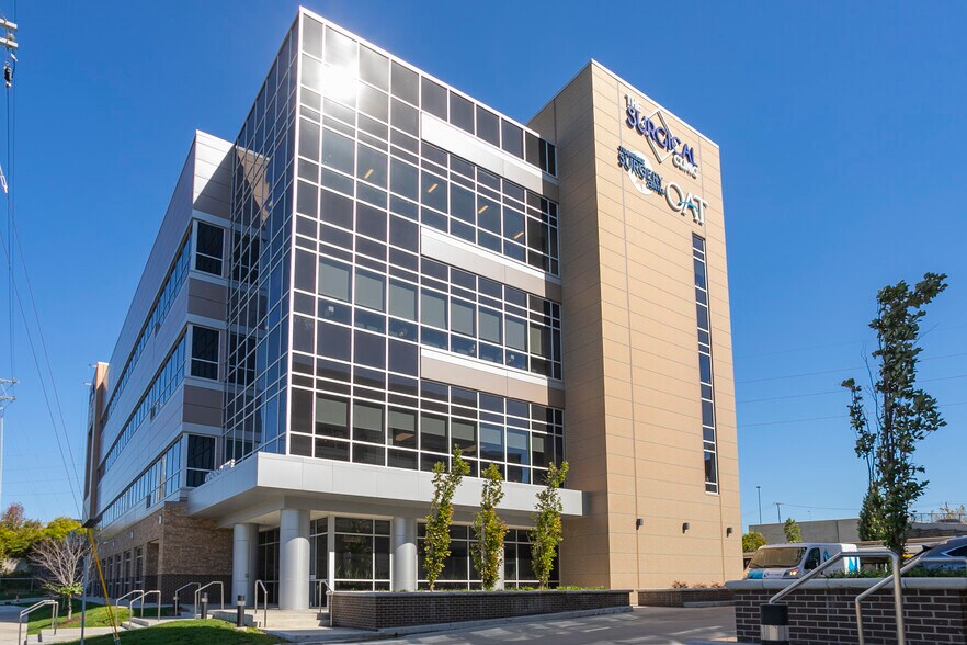 410 42nd Ave N, Nashville, TN for lease - Building Photo - Image 1 of 6