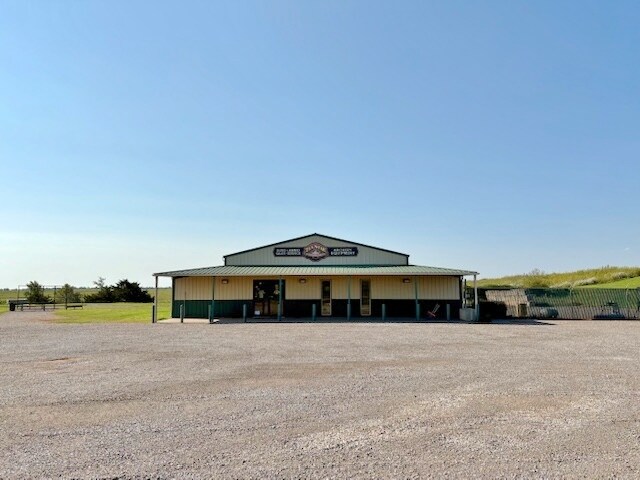 25254 S Frontage Rd, Weatherford, OK for lease - Primary Photo - Image 1 of 4
