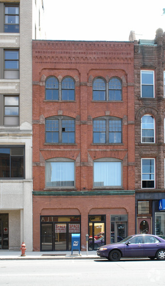 320-322 High St, Holyoke, MA for sale - Primary Photo - Image 1 of 5