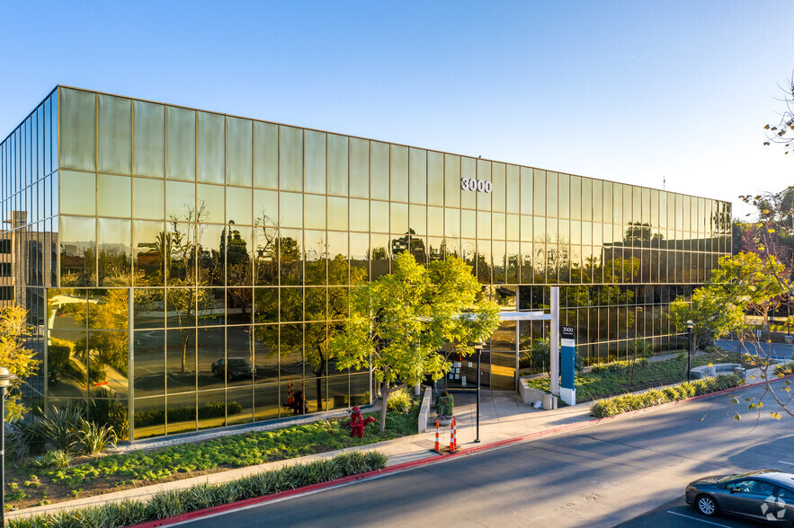 3000 Ocean Park Blvd, Santa Monica, CA à louer - Photo du bâtiment - Image 1 de 4