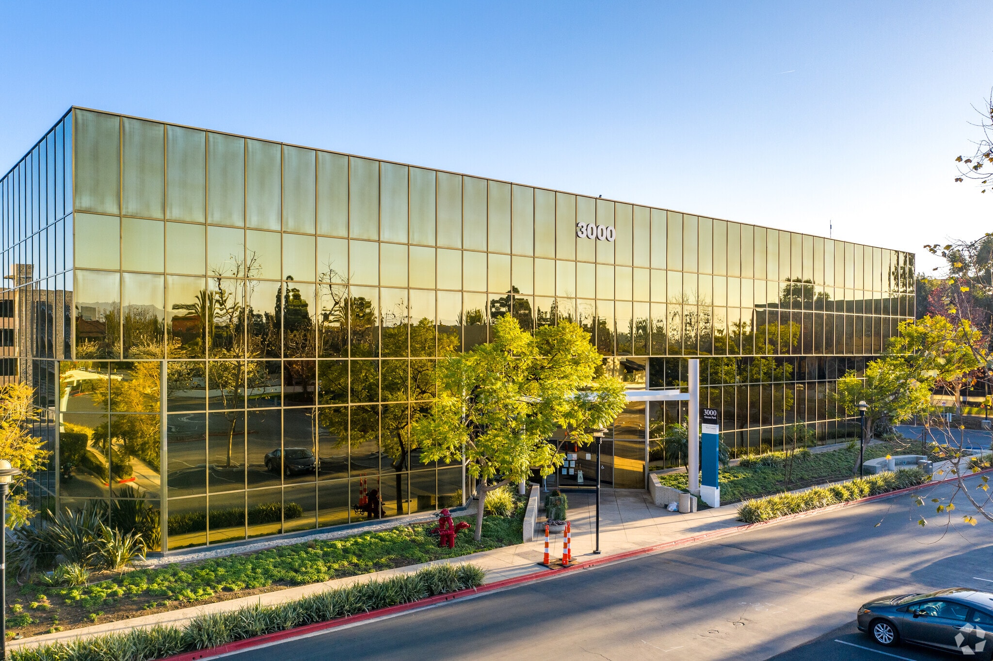 3000 Ocean Park Blvd, Santa Monica, CA for lease Primary Photo- Image 1 of 13
