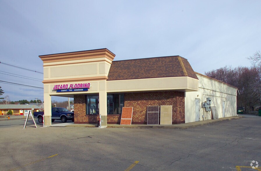 646 Washington St, Easton, MA à louer - Photo du bâtiment - Image 2 de 7