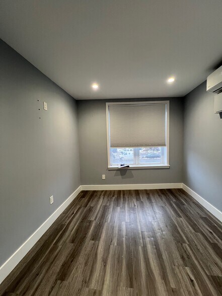 33-45 Francis Lewis Blvd, Flushing, NY à louer - Photo du bâtiment - Image 2 de 9