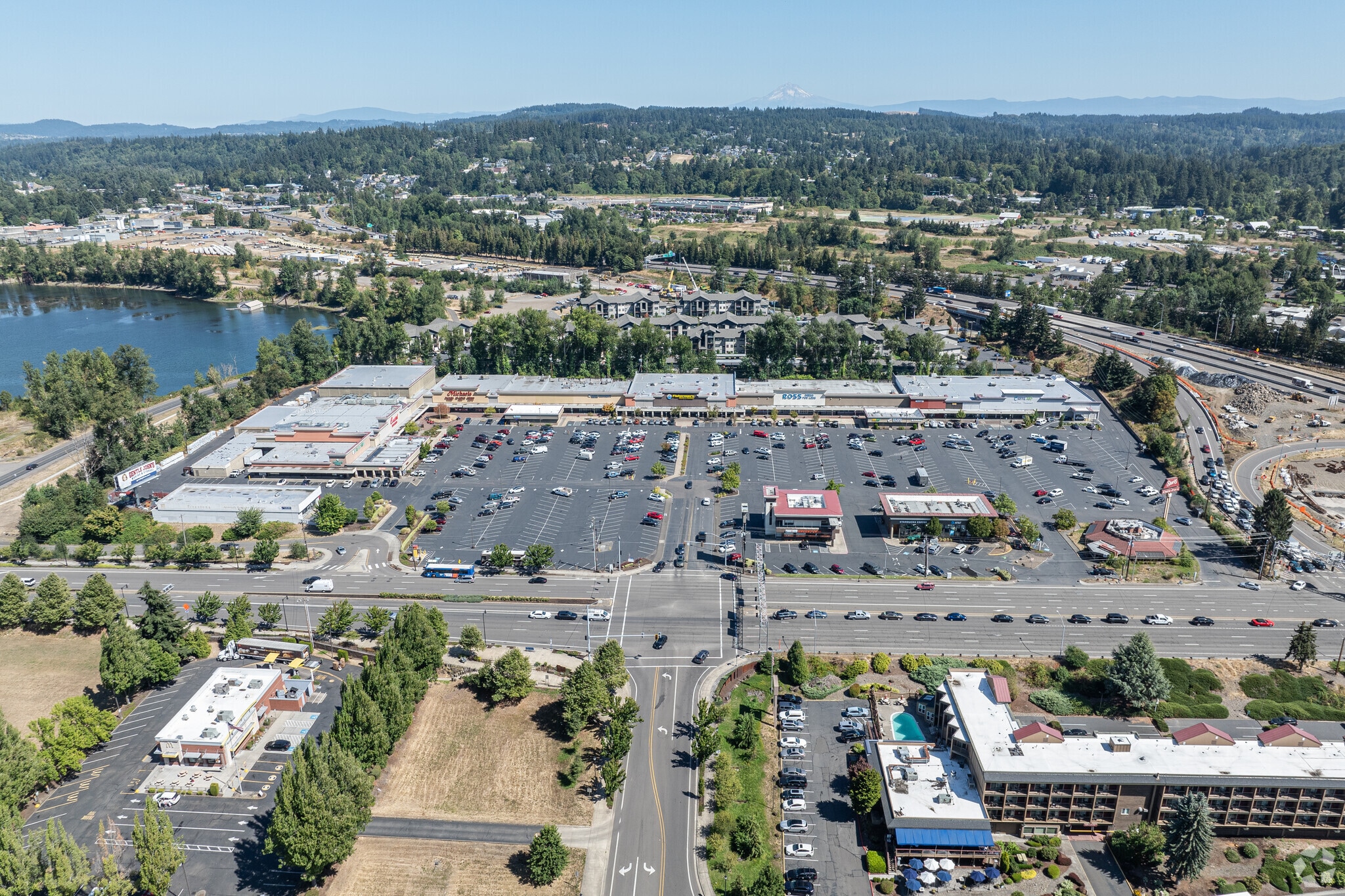 1900-1926 SE McLoughlin Blvd, Oregon City, OR for lease Building Photo- Image 1 of 19