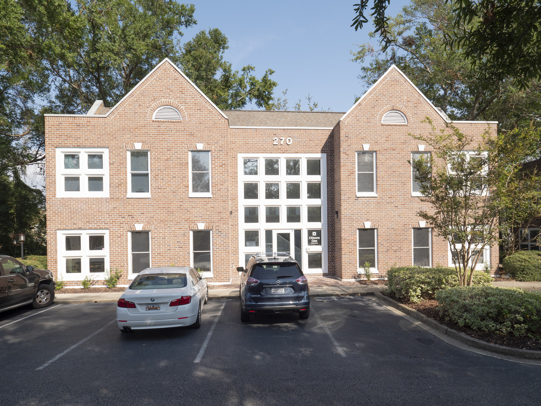 270 W Coleman Blvd, Mount Pleasant, SC for sale Building Photo- Image 1 of 1